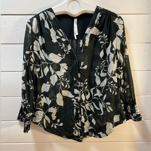 IRIS SETLAKWE – Black & White Floral Blouse 8